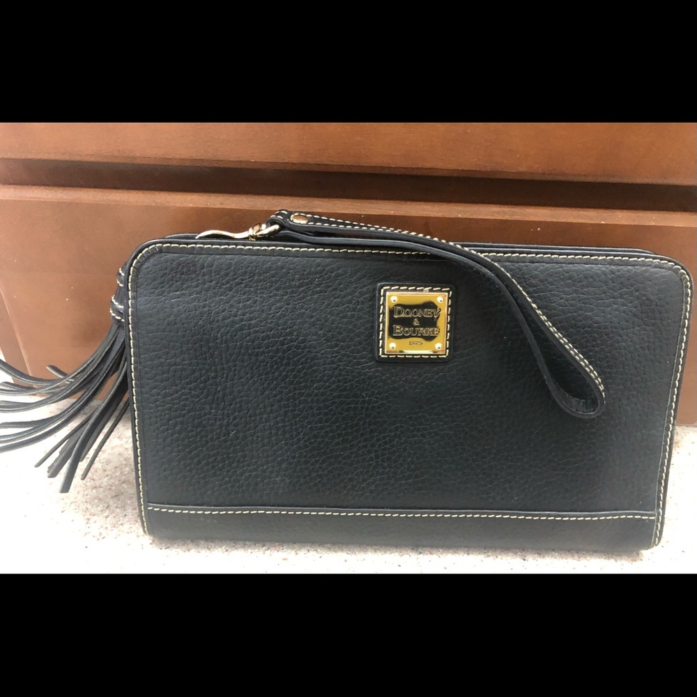 Dooney & Bourke wristlet zip around wallet